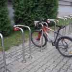 Уличные велопарковки: как надо и не надо делать Велопарковка домашняя